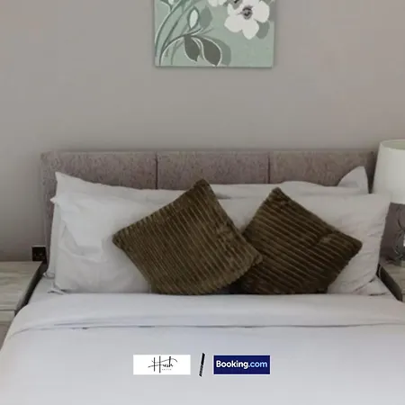 2 Bedroom Flat By Hush Haven Homes Short Lets And Serviced Accommodation Centrally Located Ideal For Contractors Kingston upon Hull Exterior foto