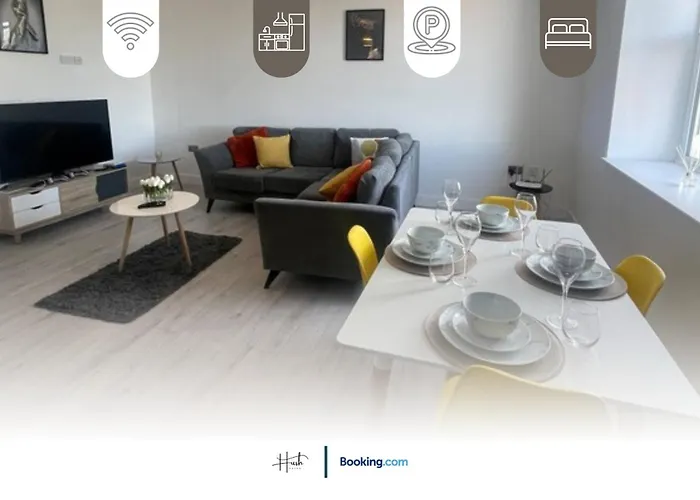 2 Bedroom Flat By Hush Haven Homes Short Lets And Serviced Accommodation Centrally Located Ideal For Contractors